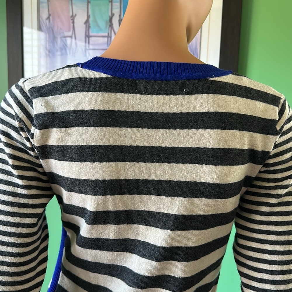 🟦🟦NWOT Pink Rose Pullover Sweater🟦🟦 - Picture 5 of 10